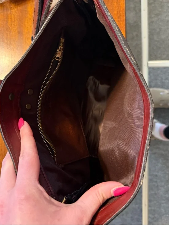 Vintage John Romain Leather Shoulder Bag Burgundy Oxblood Gold Clasp - Picture 10 of 10